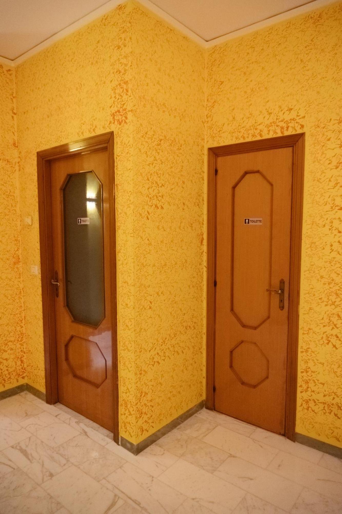 Domus Aurea Relax Room Salerno Exterior photo