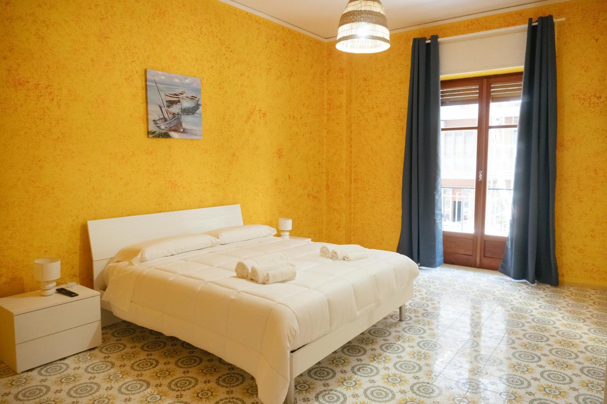 Domus Aurea Relax Room Salerno Exterior photo
