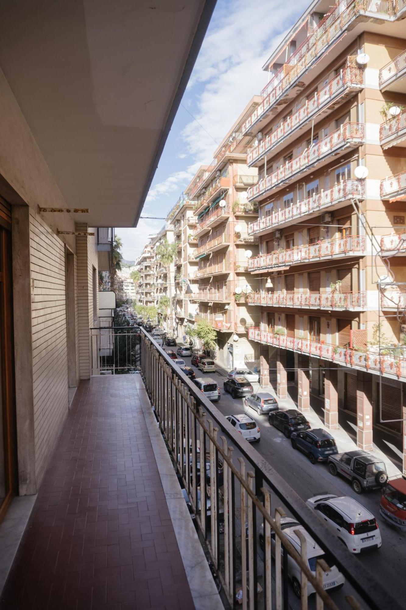 Domus Aurea Relax Room Salerno Exterior photo