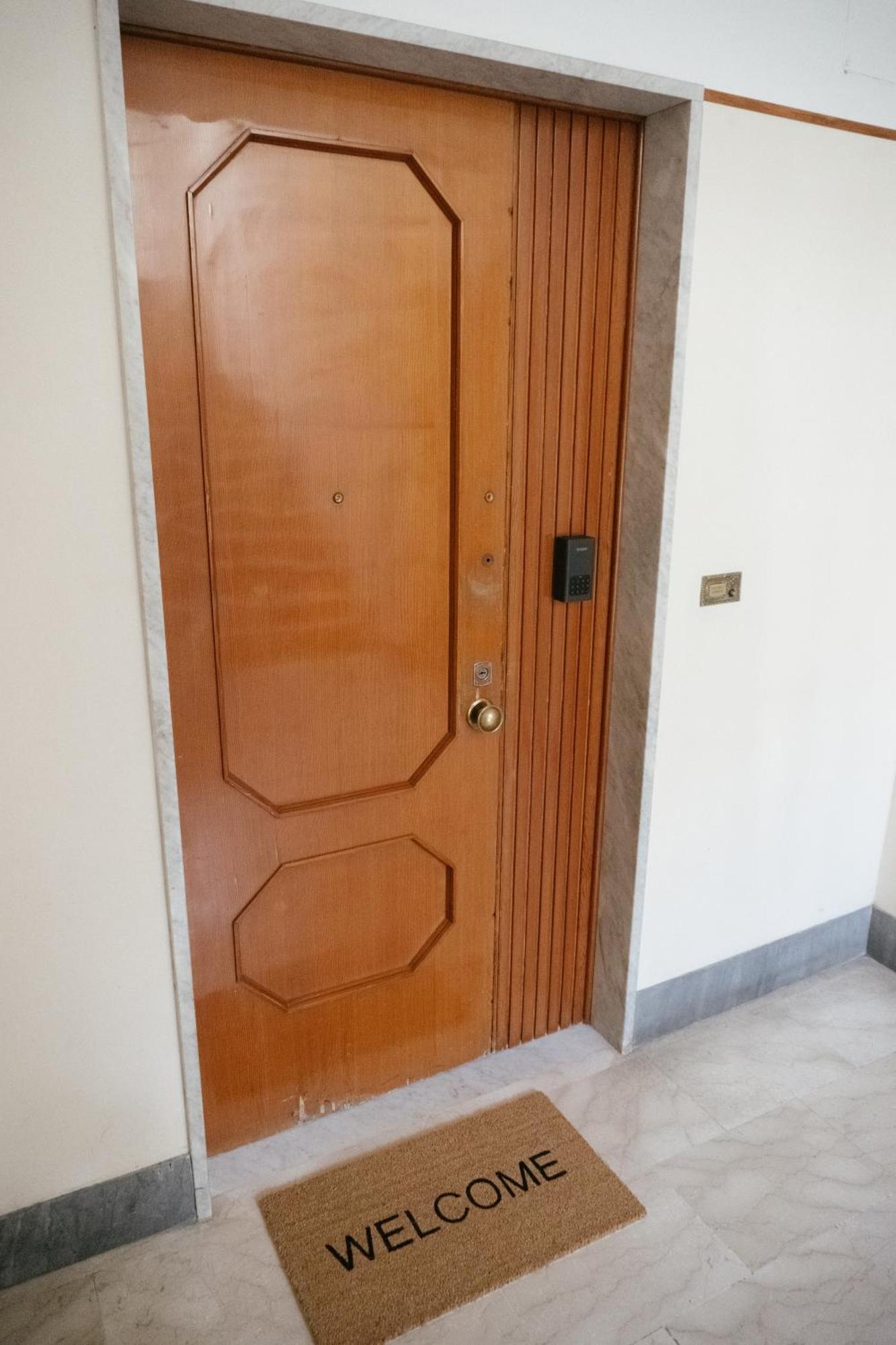 Domus Aurea Relax Room Salerno Exterior photo
